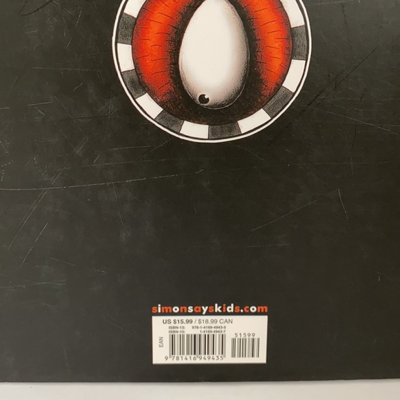 2 x Hardcover Books - Picture 3 of 12